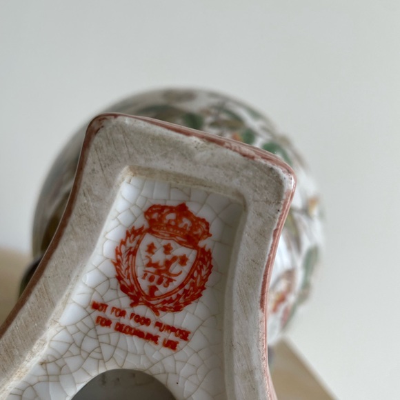 Wong Lee 10” Floral Bird Oriental Pedestal Base Vase/Urn - Picture 11 of 11